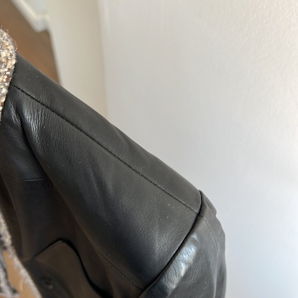 Chanel Calfskin and Tweed Jacket, 38 - Picture 6 of 8